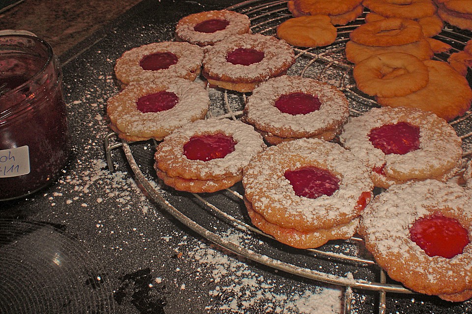 Spitzbuben - Ein schmackhaftes Rezept | Chefkoch.de