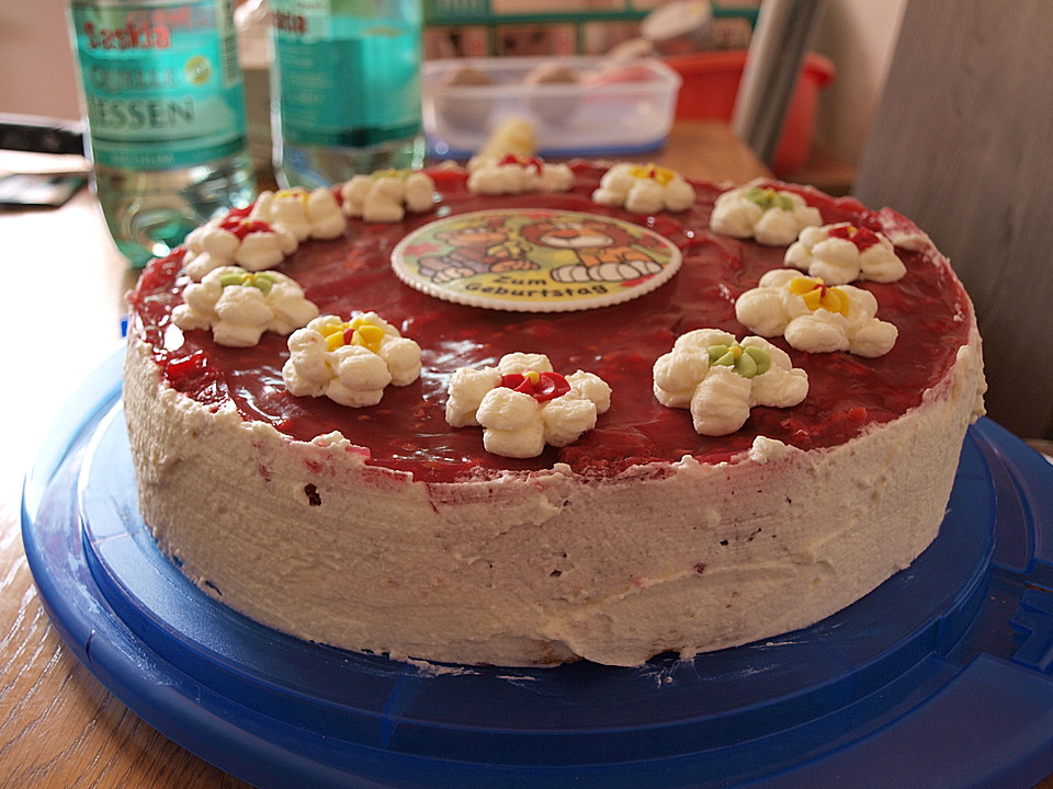 Rote Grütze - Torte gefüllt mit Mini - Windbeutel von schmunz6 ...