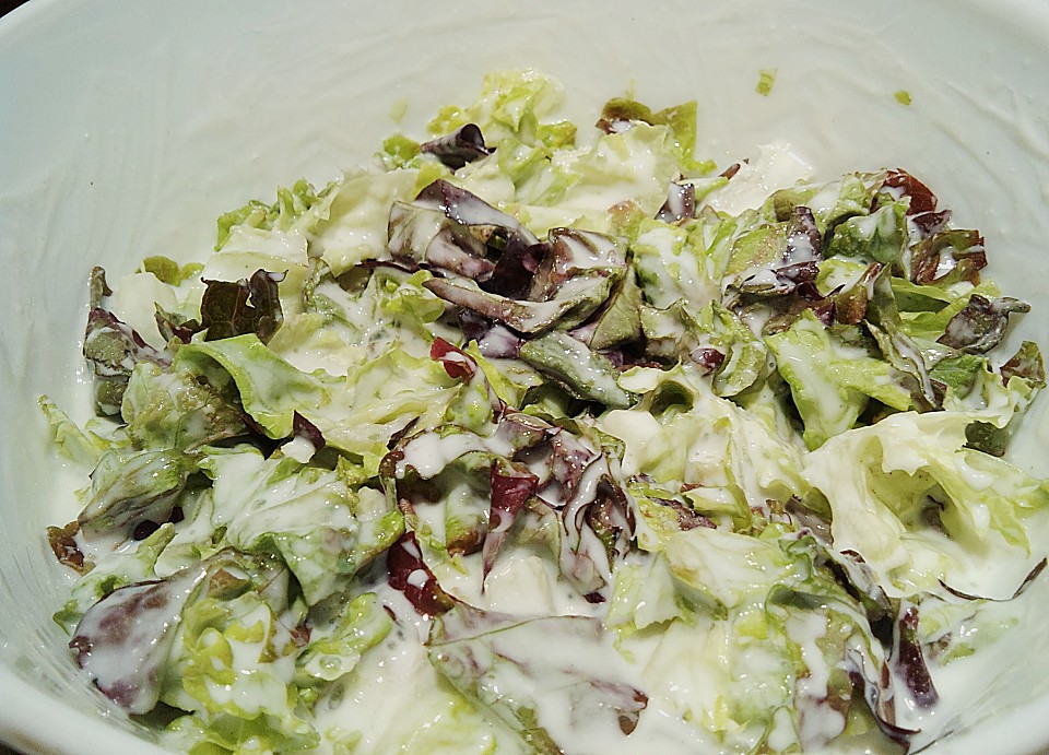 Kopfsalat mit süßem Joghurt - Dressing von Schneewind | Chefkoch.de