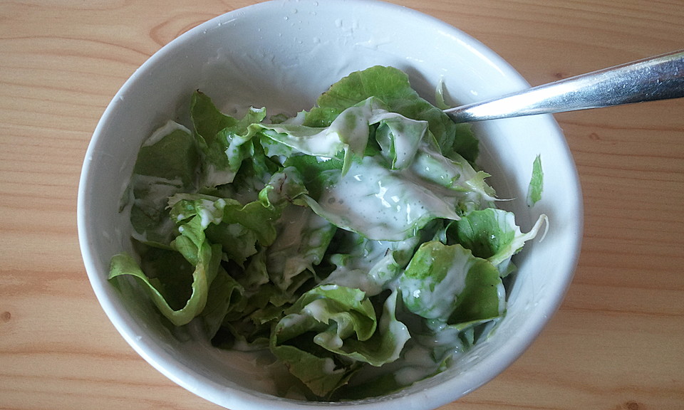 Kopfsalat mit süßem Joghurt - Dressing von Schneewind | Chefkoch.de