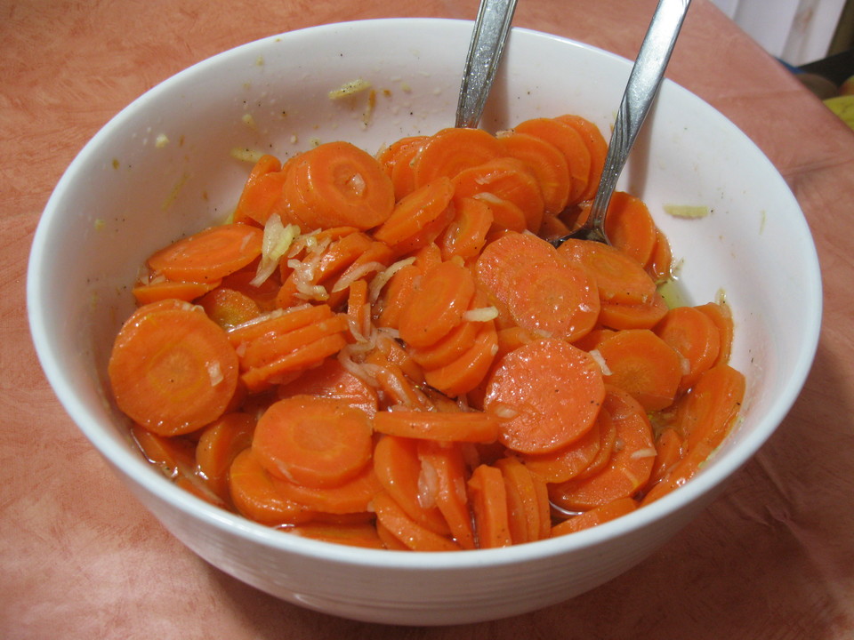 Gedämpfter Karottensalat von torj | Chefkoch.de