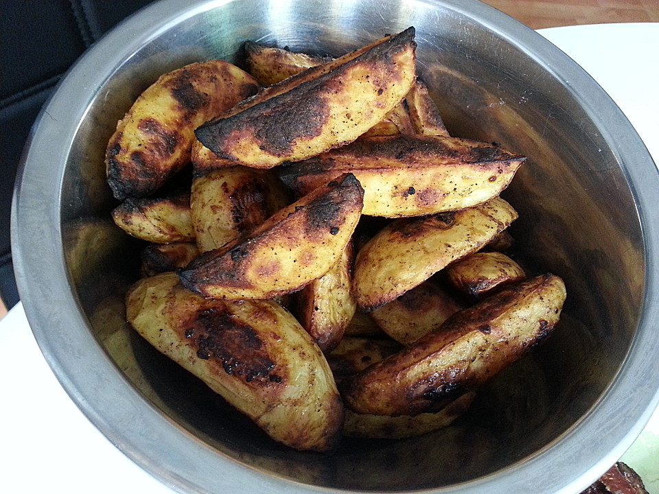 Country-Potatoes oder würzige Kartoffelspalten aus dem Ofen von Nela67 ...