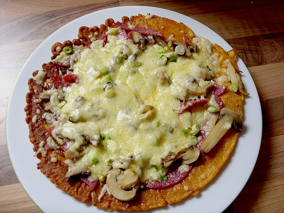 Pizza - Pfannkuchen mit Ajvar von ninki | Chefkoch.de