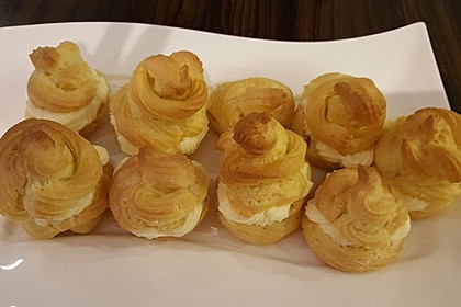 Windbeutel mit Vanillecreme 5