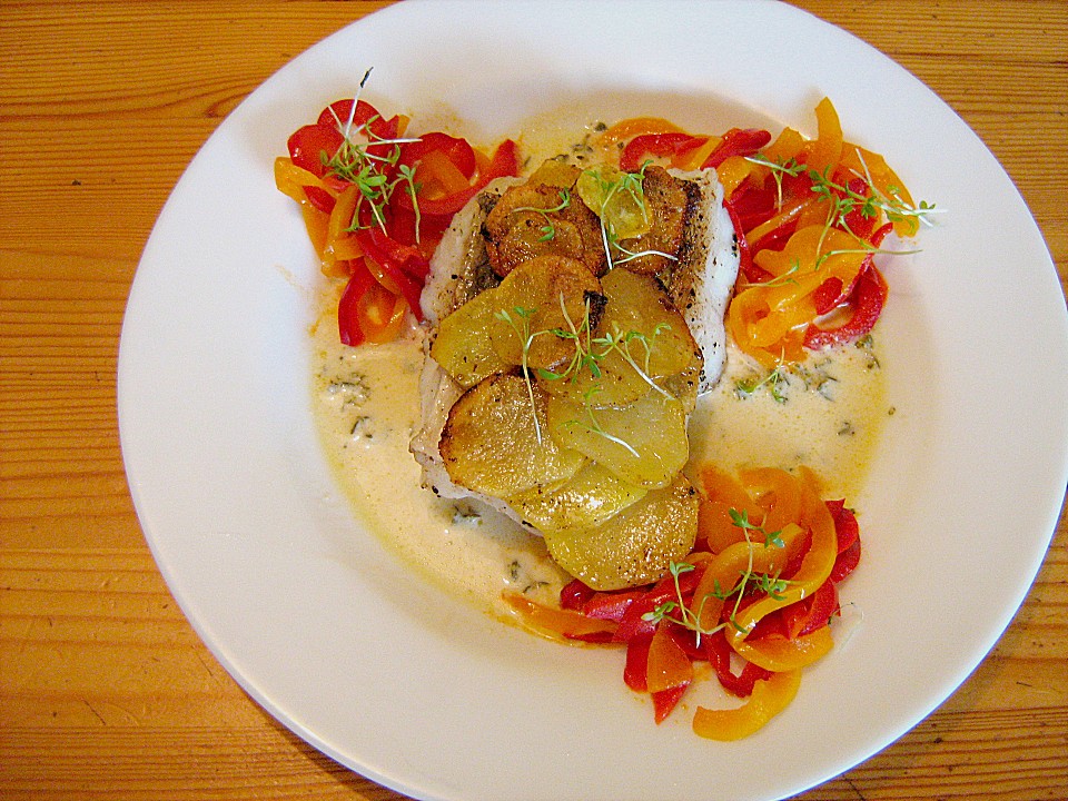 Zanderfilet mit Kartoffelkruste in Rieslingsahne von mickyjenny ...