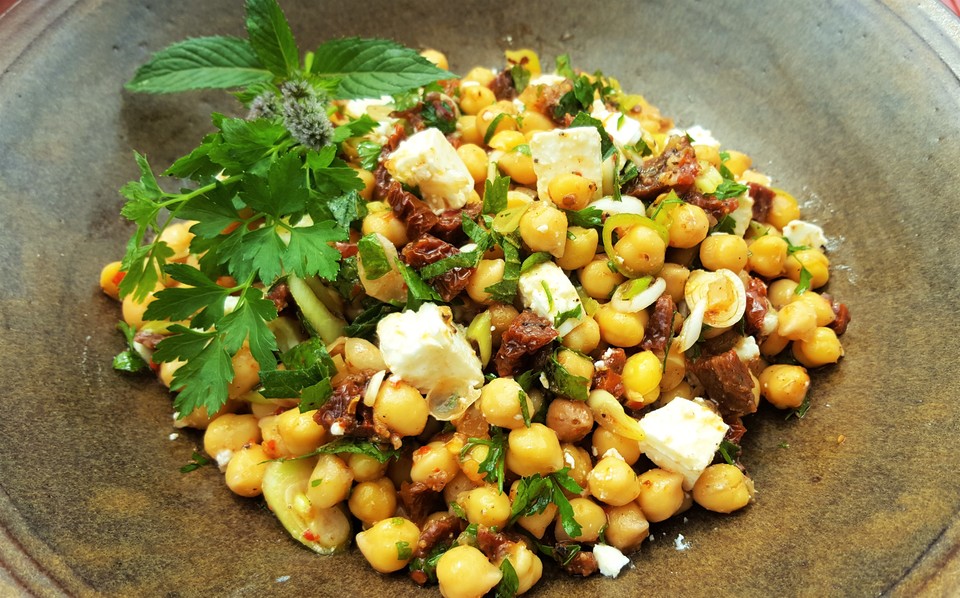 Kichererbsensalat mit getrockneten Tomaten und Feta von grisi | Chefkoch.de