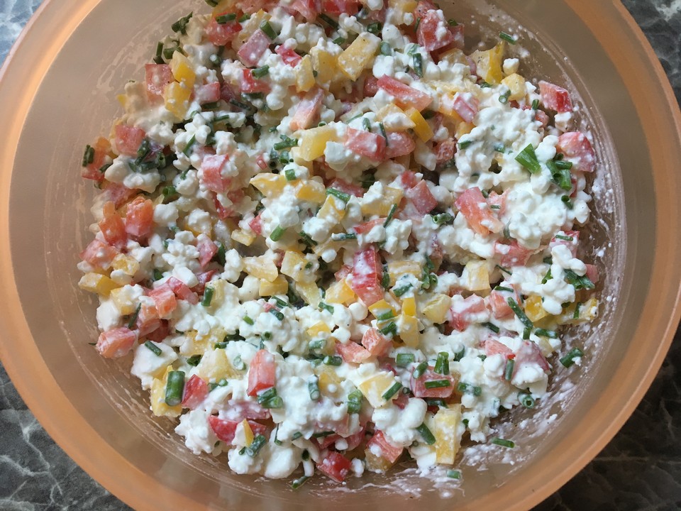 Körniger Frischkäse mit Paprika und Schnittlauch von Sonnenkalb ...