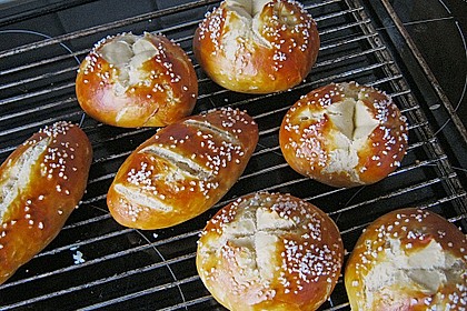 Laugenstangen, selbst gemacht 70