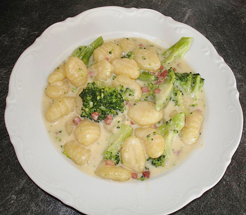 Gnocchi mit Brokkoli und Schinkenwürfel von famenight | Chefkoch.de