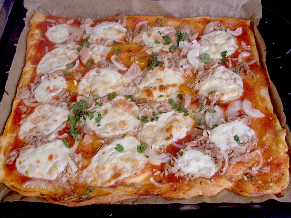 Thunfisch - Pizza mit geräuchertem Büffelmozzarella von Kalte_Sophie ...