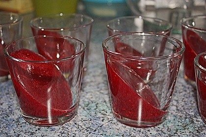 Panna cotta mit Himbeer - Gelee 40