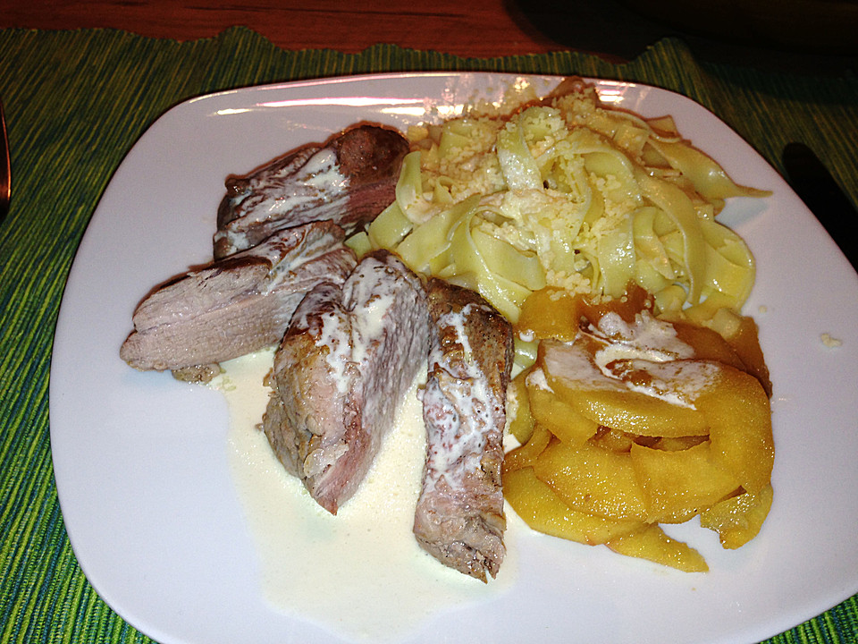 Schweinefilet mit Äpfeln in Calvados - Sauce | Chefkoch.de