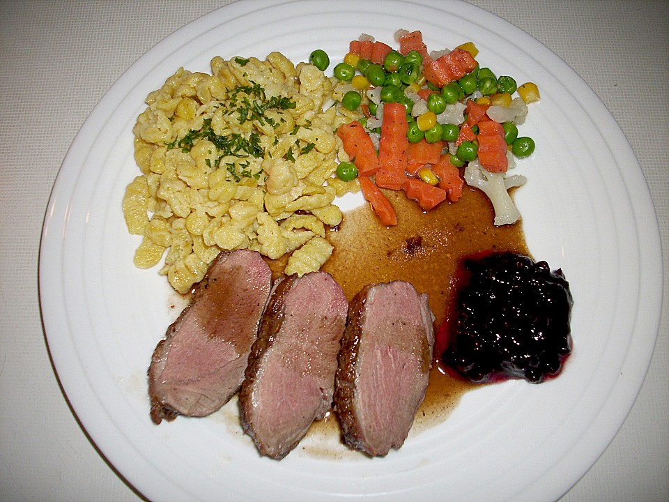 Entenbrust mit Rotweinsauce und Pflaumen