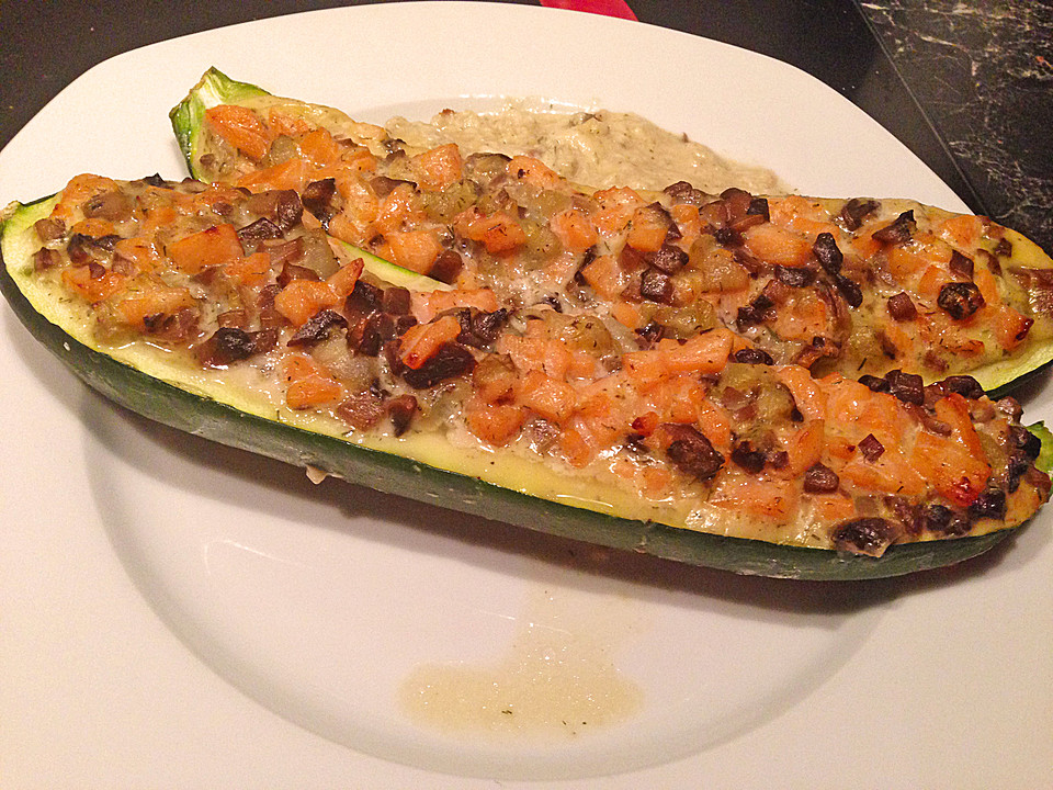 Mit Räucherlachs gefüllte Zucchini | Chefkoch.de
