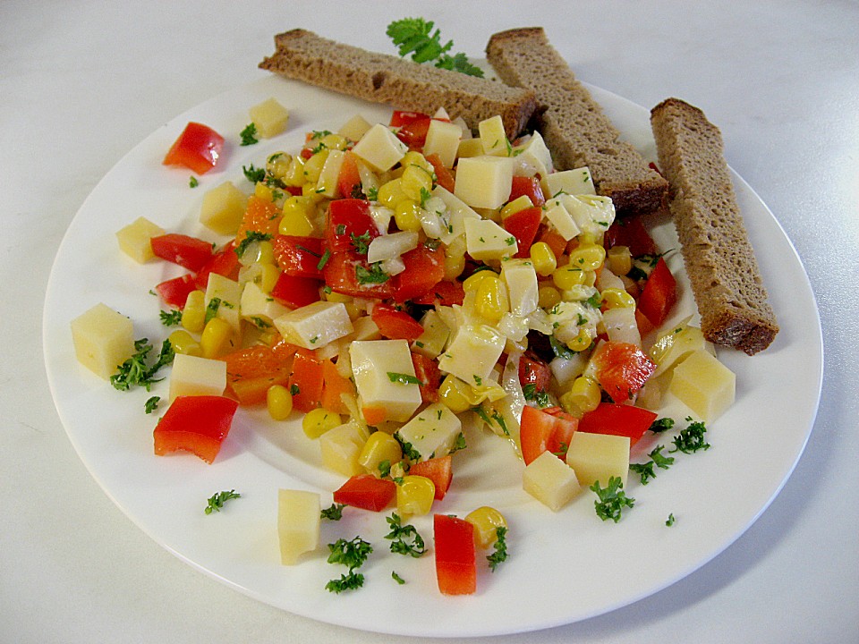 Bunter Käsesalat mit Butterkäse