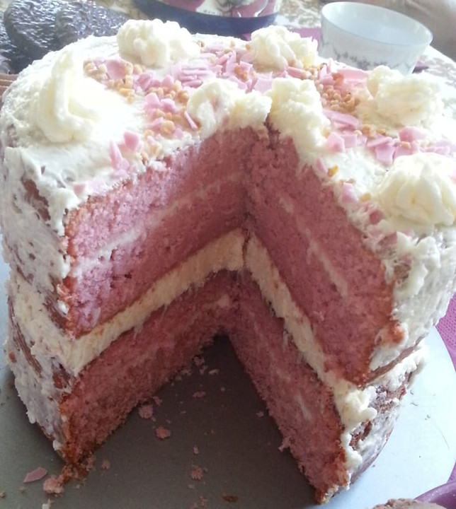 Roter Samtkuchen mit Kokos - Walnuss - Creme von Pumpkin-Pie | Chefkoch.de