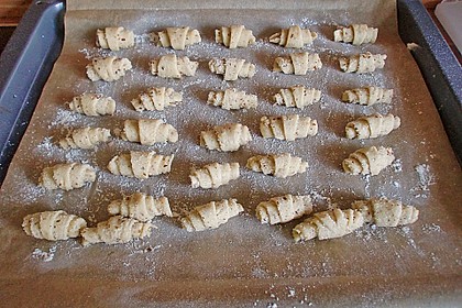 Gerollte Mini-Nusshörnchen 94