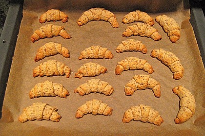 Gerollte Mini-Nusshörnchen 100