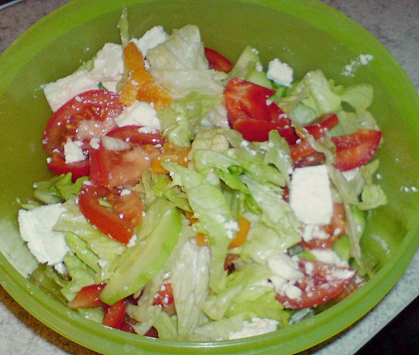 Gemischter Salat mit Joghurt - Dressing von Schokomäuschen23 | Chefkoch.de