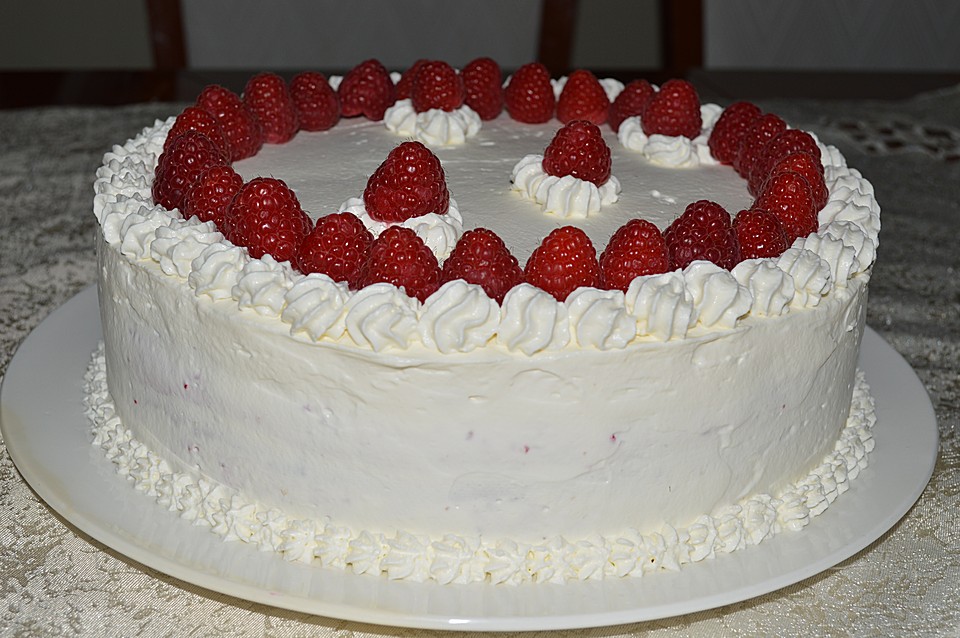 Himbeertorte mit weißer Schokolade von leniichen | Chefkoch.de