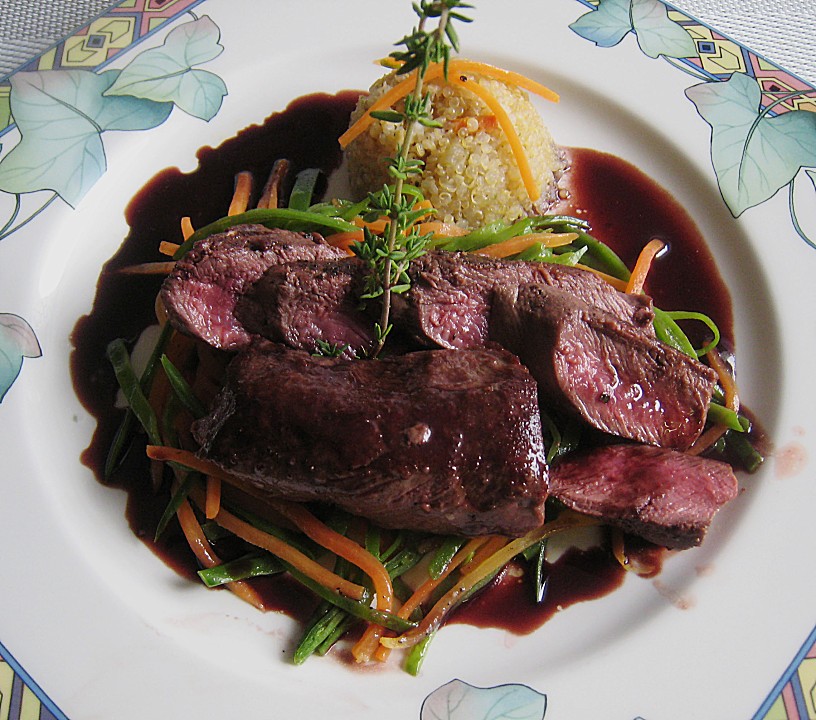 Hasenrückenfilet auf Möhren- und Zuckerschotenstroh von schrat ...