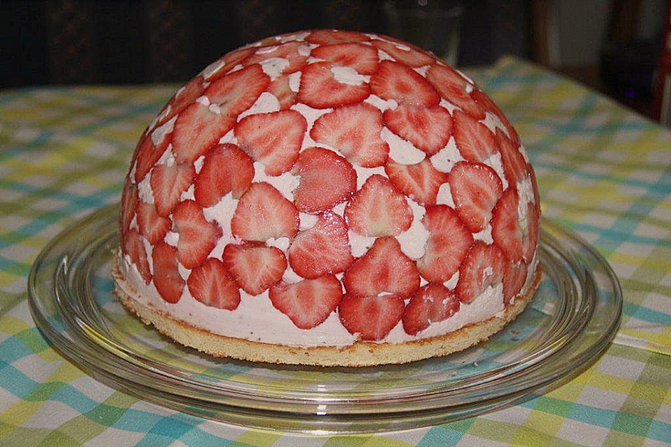 Erdbeer - Kuppeltorte à la Jessy von eoweniel | Chefkoch.de