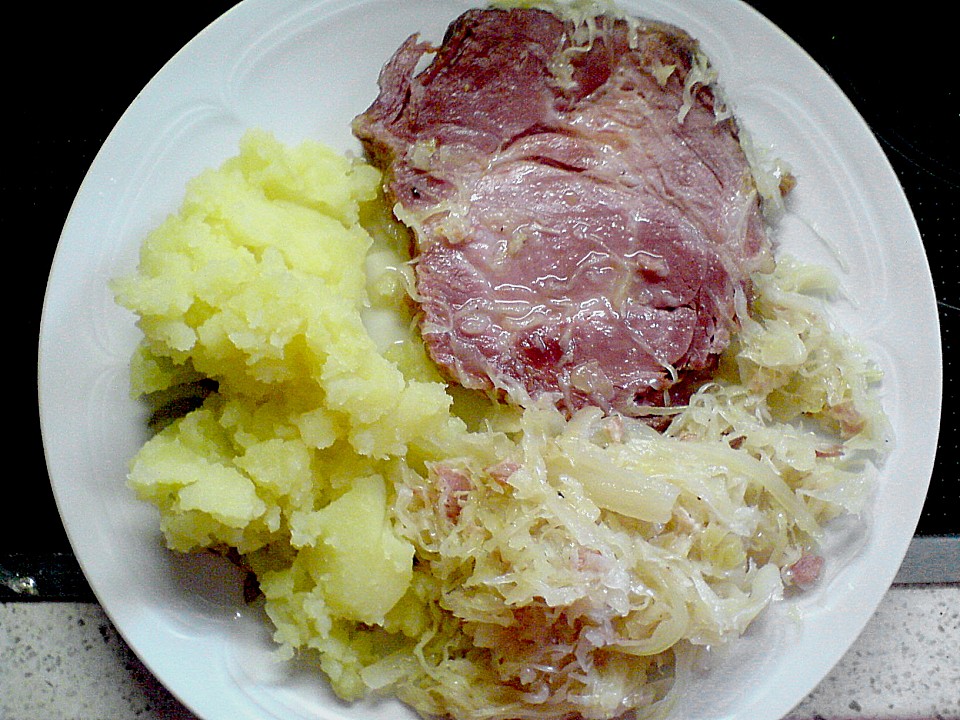 Grassis Sauerkraut mit Speck und dicker Räucherrippe von grassi ...