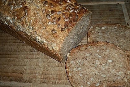 Saftiges Vollkornbrot 15