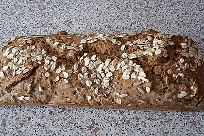 Saftiges Vollkornbrot 102