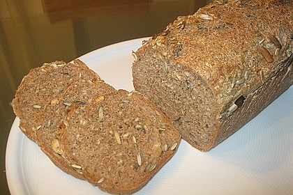 Saftiges Vollkornbrot 81