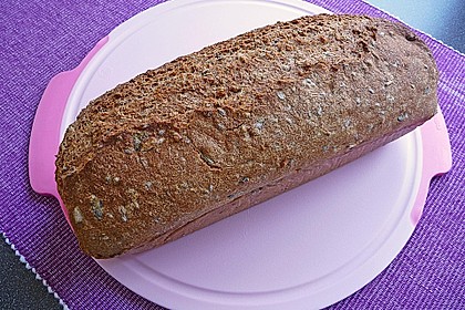 Saftiges Vollkornbrot 173