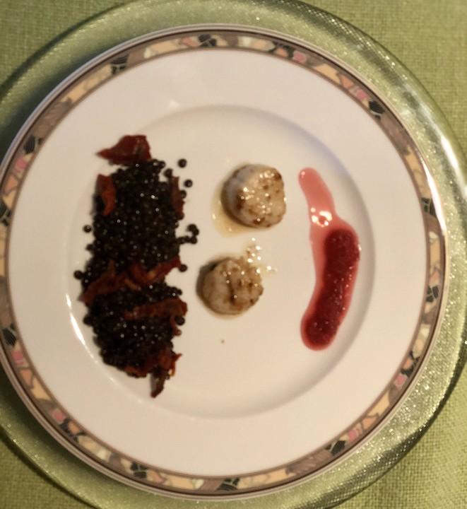 Jakobsmuscheln mit Belugalinsen von bushcook | Chefkoch.de Jakobsmuscheln mit Belugalinsen von bushcook | Chefkoch.de