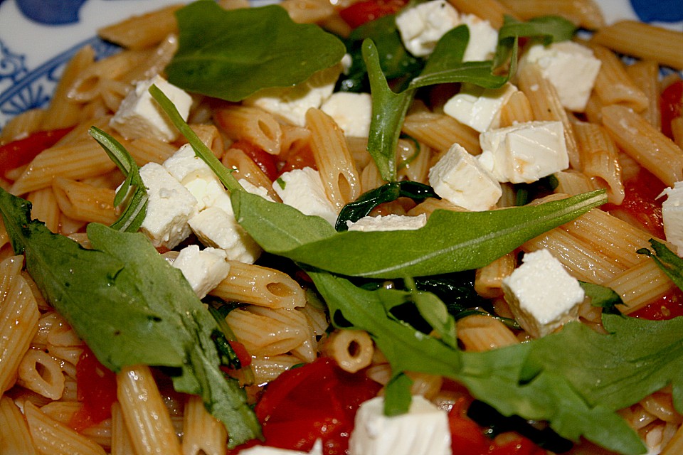 Penne mit Coktailtomaten, Rucola und Schafskäse von sigi82 | Chefkoch.de