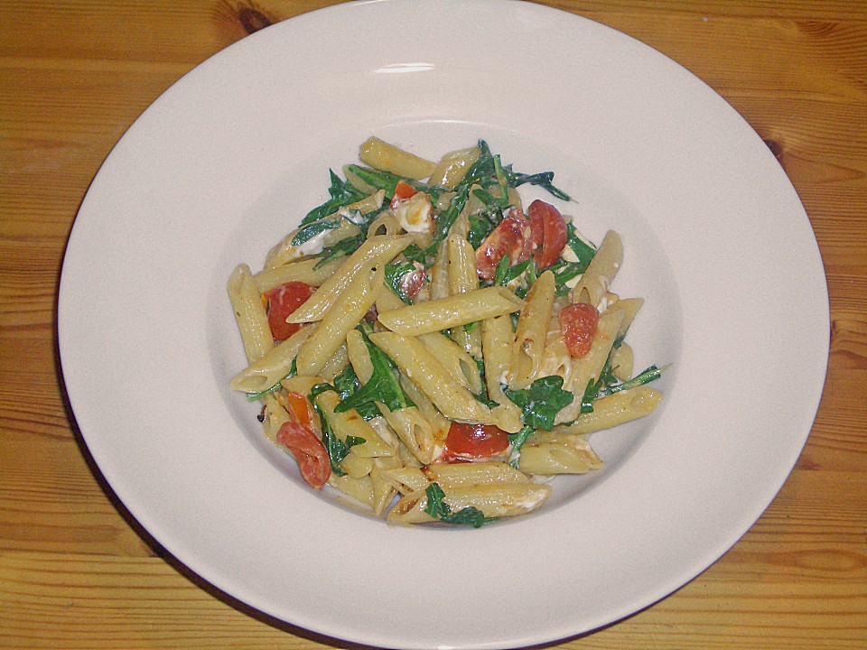 Penne mit Coktailtomaten, Rucola und Schafskäse von sigi82 | Chefkoch.de