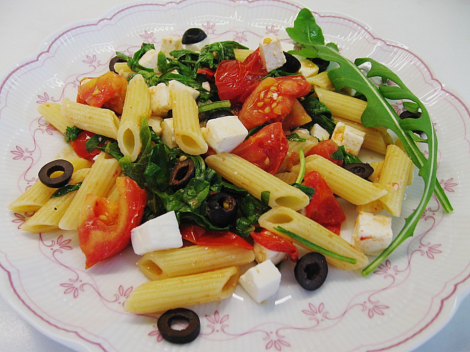 Penne mit Coktailtomaten, Rucola und Schafskäse von sigi82 | Chefkoch.de