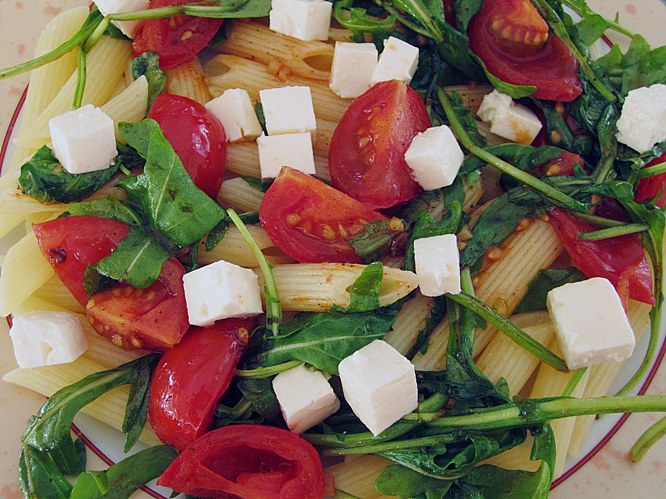 Penne mit Coktailtomaten, Rucola und Schafskäse von sigi82 | Chefkoch.de