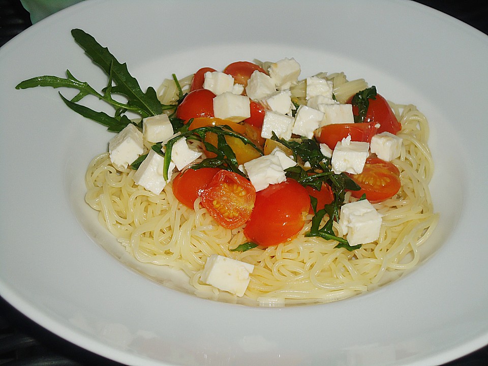 Penne mit Coktailtomaten, Rucola und Schafskäse von sigi82 | Chefkoch.de