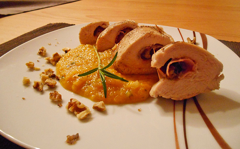 Gefüllte Hähnchenbrust auf Aprikosen-Rosmarin-Sauce von vorkoster ...