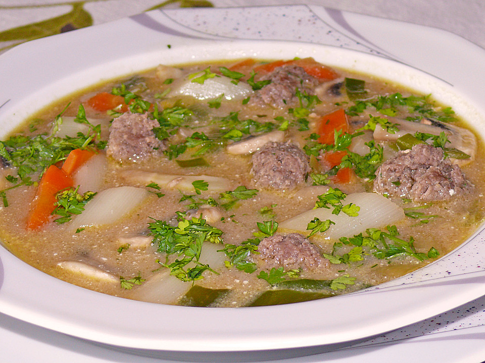 Spargelsuppe mit Fleischklößchen und Kerbel von Tingatinga | Chefkoch.de