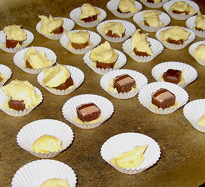Mini - Celebrations - Muffins von moppeldiefischin | Chefkoch.de