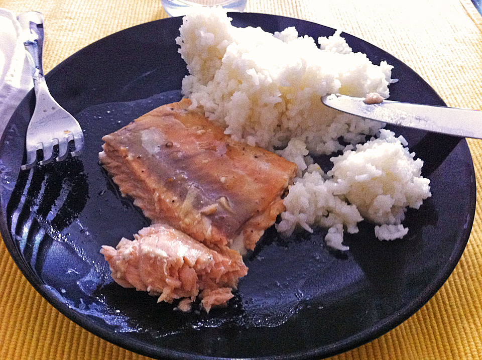 Lachs mit Honig - Senf - Marinade aus dem Ofen von binebaer | Chefkoch.de