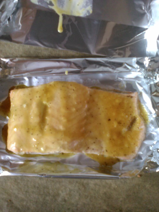 Lachs mit Honig Senf Marinade aus