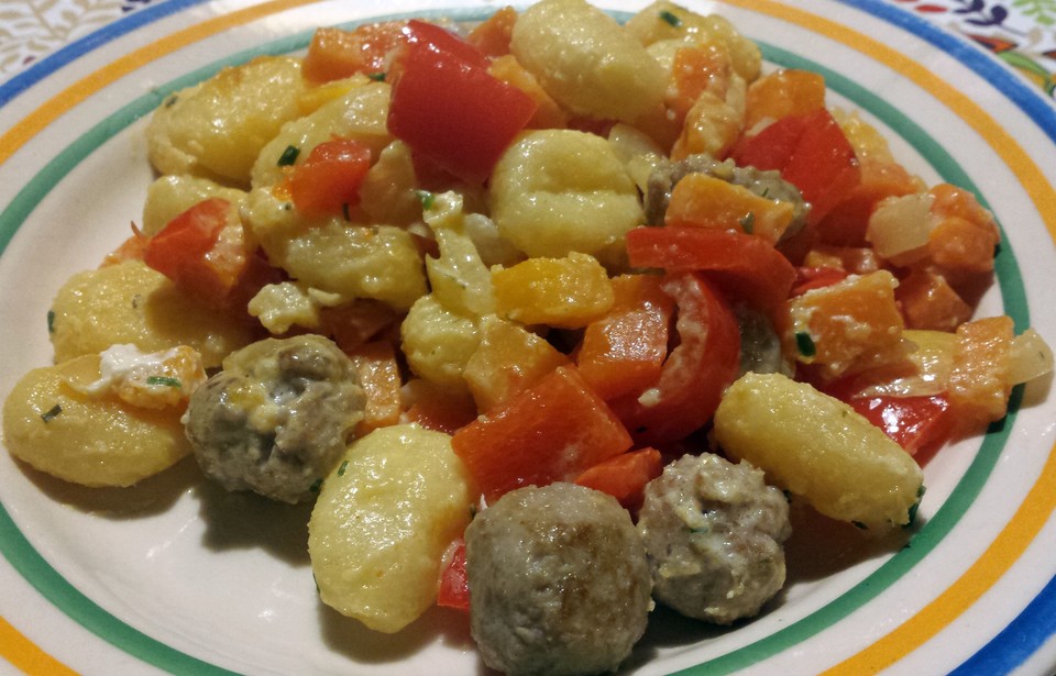 Gnocchi-Gemüse-Pfanne mit Mettbällchen von bärenmama | Chefkoch.de