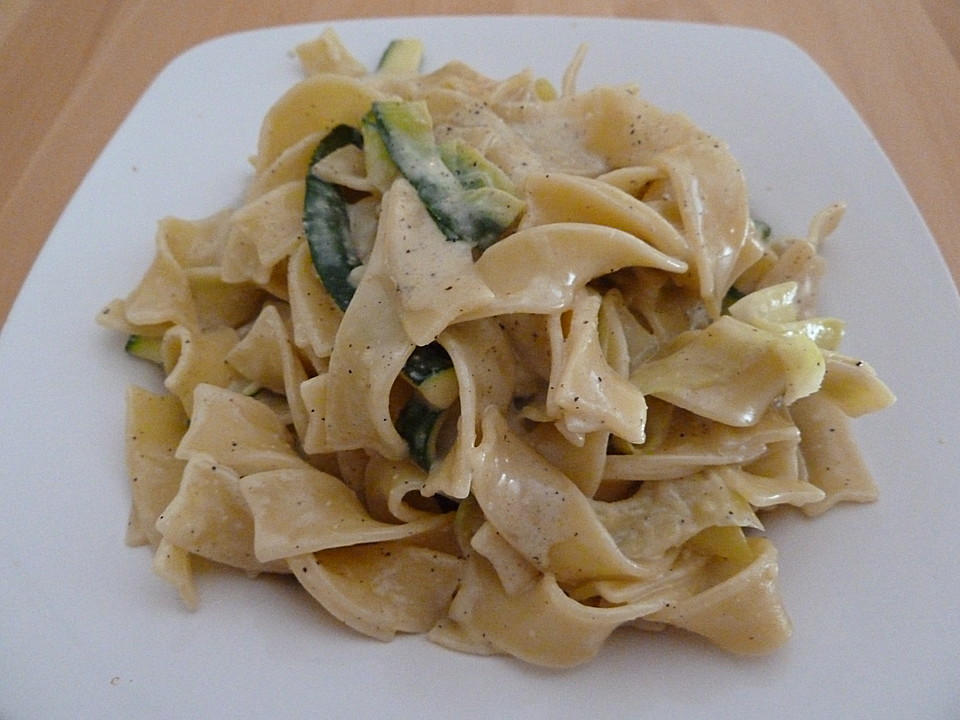 Tagliatelle Mit Zucchini - Zitronen - Sahne - Sauce | Chefkoch.de