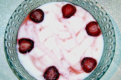 Buttermilch - Dessert mit Erdbeeren 1