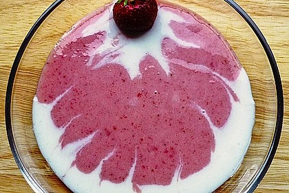Buttermilch - Dessert mit Erdbeeren 4