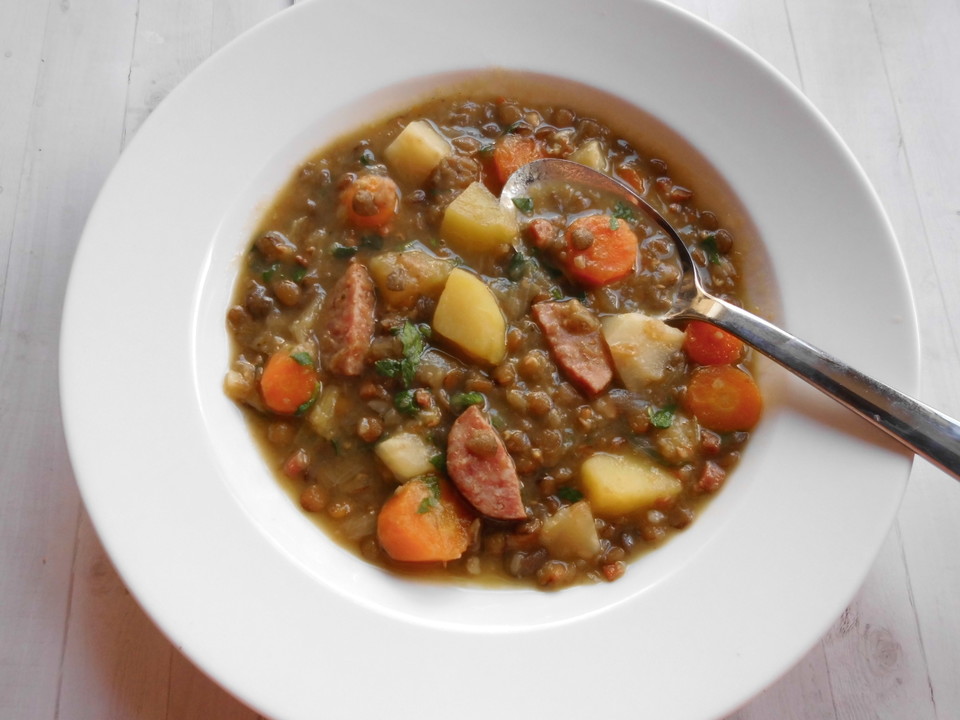 Omas Linsensuppe mit Wiener Würstchen von khauwagiya | Chefkoch.de