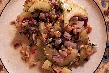 Thai Gurkensalat mit Erdnüssen und Chili 23