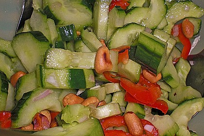 Thai Gurkensalat mit Erdnüssen und Chili 14