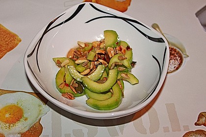 Thai Gurkensalat mit Erdnüssen und Chili 10